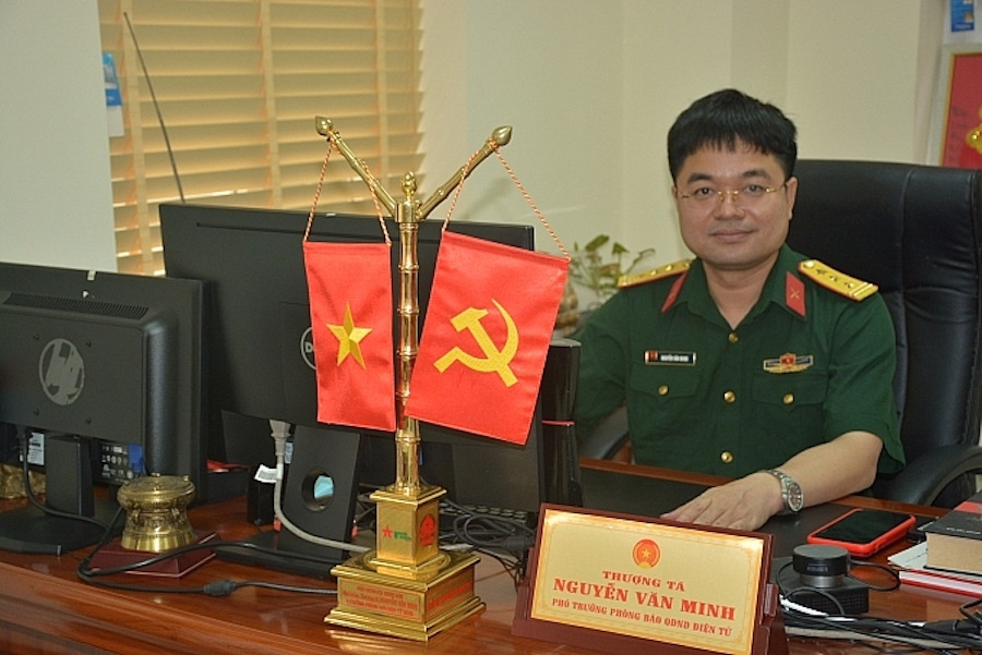 Nguyễn Văn Minh - Nhà báo áo lính trên 