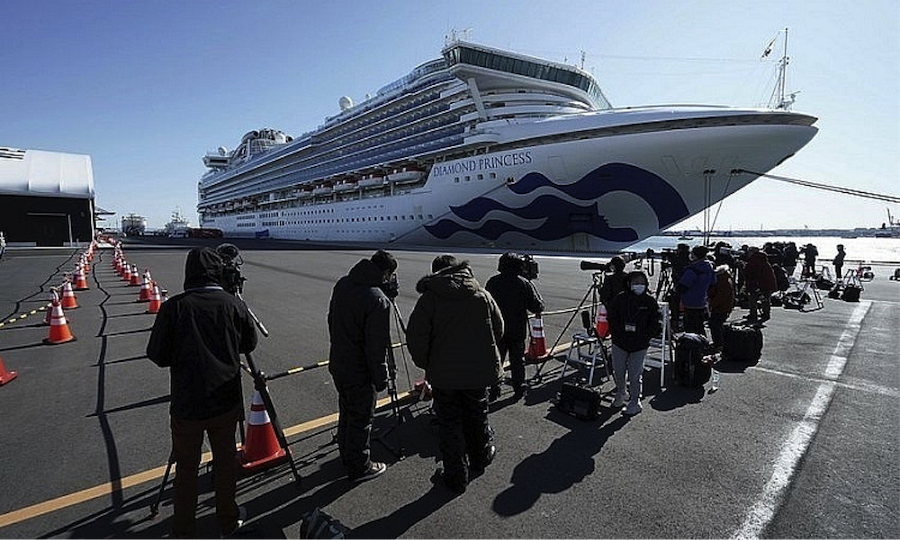 Khẩn cấp khử trùng 40 tàu du lịch Hạ Long nghi chở khách nhiễm virus corona